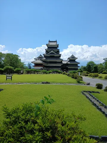 青空に映える城の風景