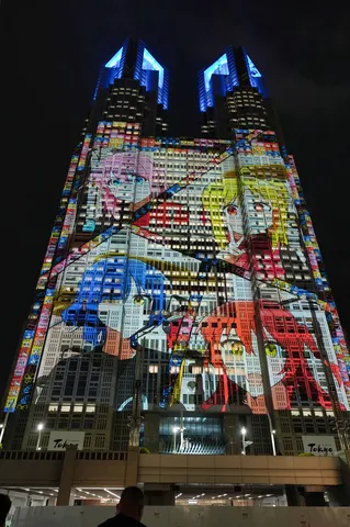 夜を彩る壁の物語