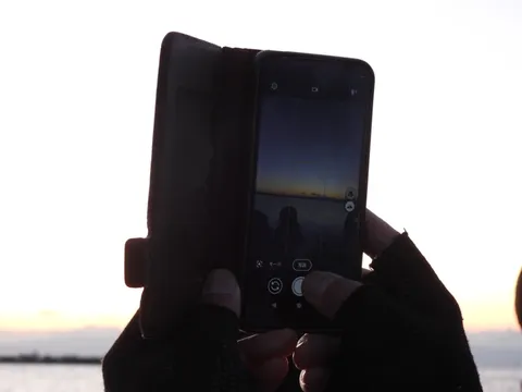 茜色の空とスマホの記憶