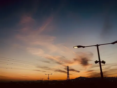 夕暮れの街灯と風景