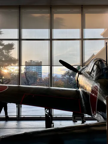 時を駆ける翼、夕陽の残照