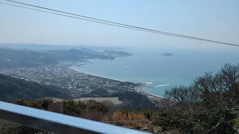 眼下に広がる潮騒の街
