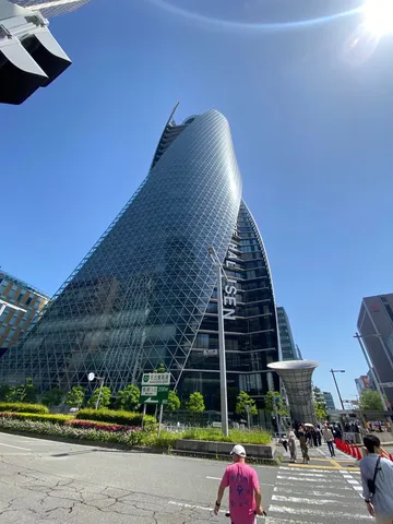 ねじれる都市の未来図