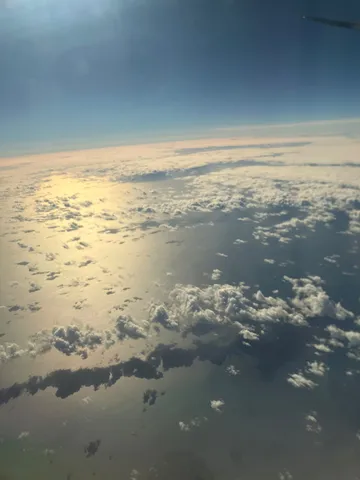 空と海が語る航路風景