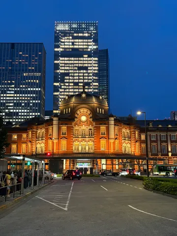 歴史と未来が交差する東京駅