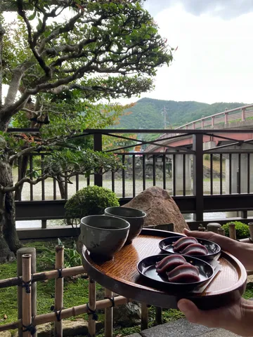 趣ある日本庭園での一服