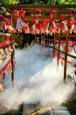 紅灯の祈りの小径