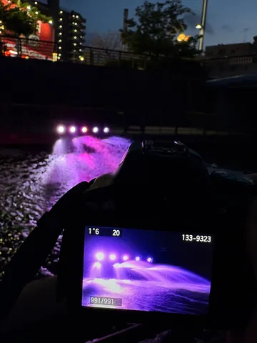 真夜中の水中カーレース