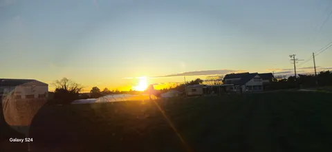 夕暮れ時の温もりと静寂