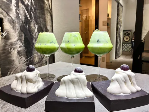 抹茶と白い造形美