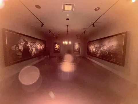 絵画に誘われる美術館の静寂