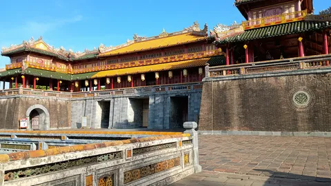 古都の壮麗な建築群