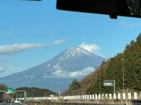 運転中も目は富士山へ一直線！