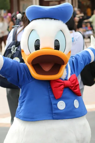 青いセーラー帽の大笑顔