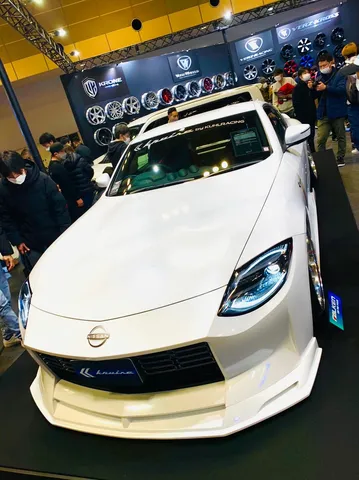 輝くボディ、注目のカスタムカー
