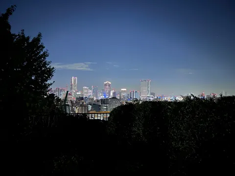 夜景と影の距離感