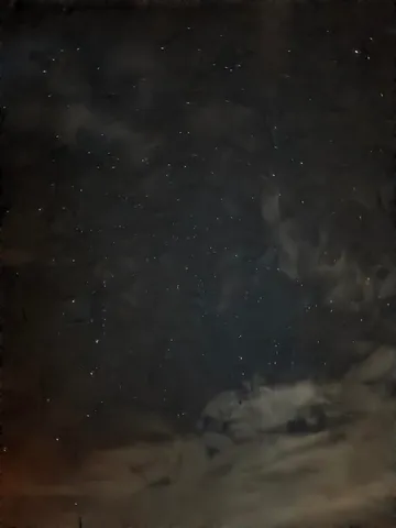 静寂の星空、雲の囁き