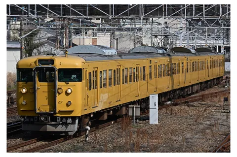黄色い列車、悠久の時を駆ける