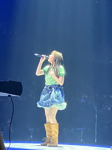 ステージに立つ歌姫、輝く瞬間