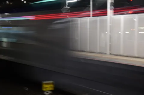 光の軌跡、夜の疾走