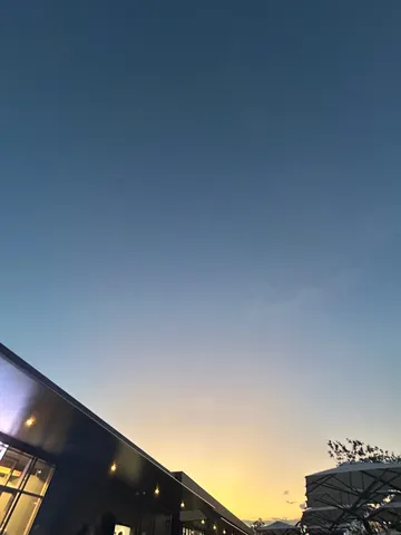 黄昏時の建築美
