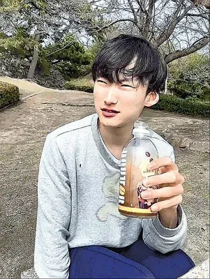 緑の中で水分補給