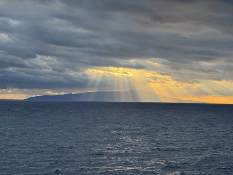 海を照らす天使の梯子
