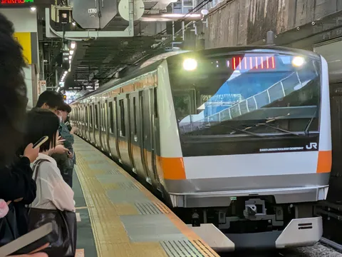 都会の轨道、旅立ちの刻