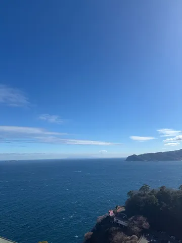 青い海と空、自然のキャンバス
