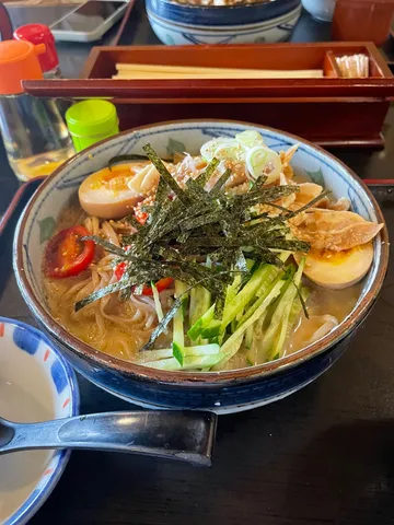 海風と麺の彩り丼