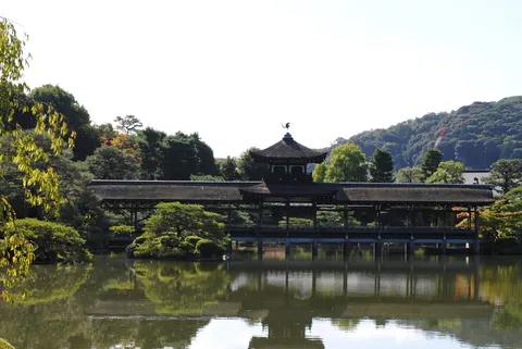 水面に映る静かな歴史