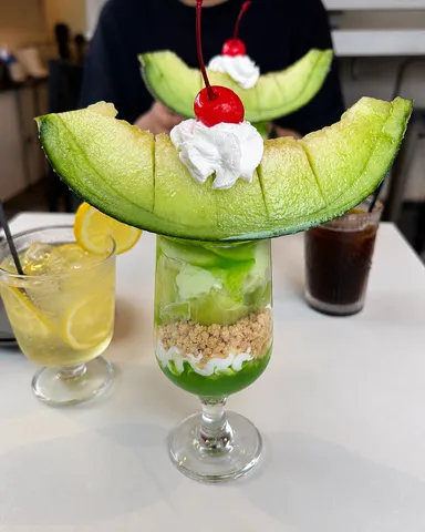 まるごとメロンパフェの誘惑