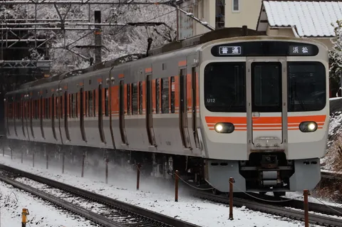 雪を駆ける列車