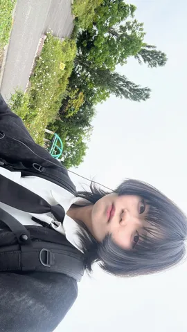 新緑と風、そして鏡越しの私