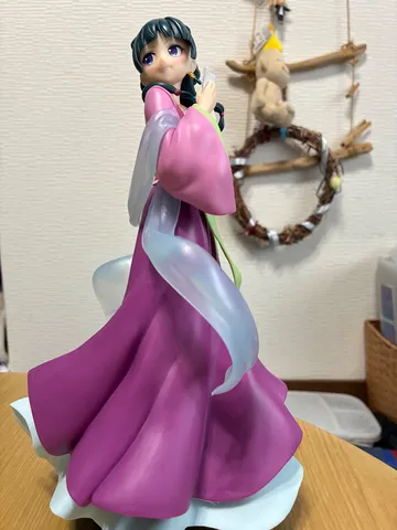 優雅なドレスを纏った美少女