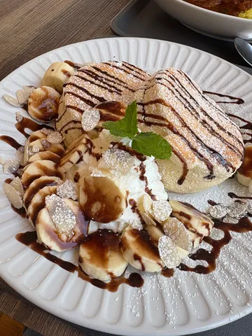 幸せを重ねる厚焼きパンケーキ