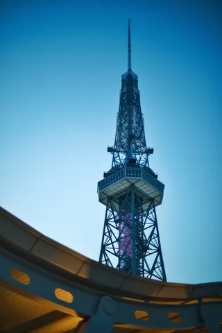夜空を貫く鉄の記憶