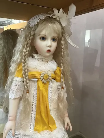 お人形さんのように美しい佇まい