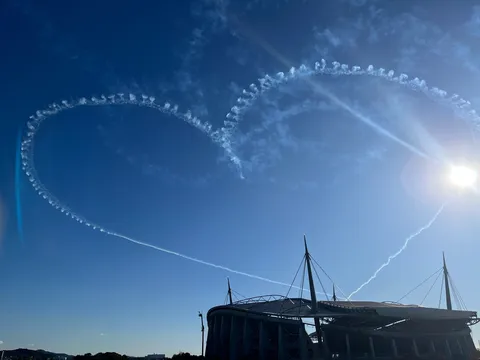 空に描かれた愛の軌跡