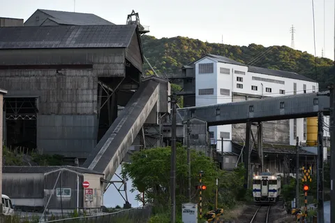 工場の街をゆく