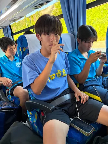 バス移動中のオフショット