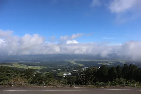 雲海と山並みの雄大なパノラマ