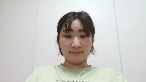 室内に浮かぶ静かな風