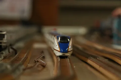 ミニチュア列車の疾走感