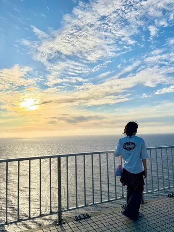 茜色の水平線を望む
