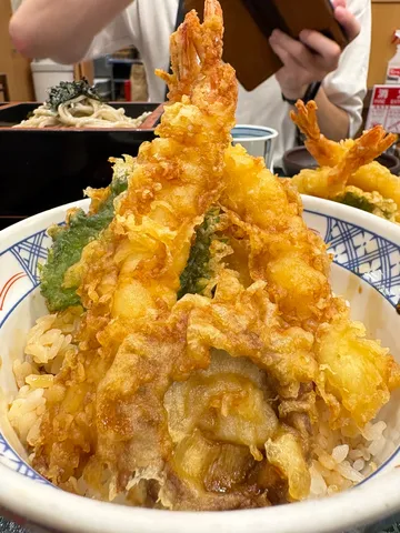 揚げたて！サクサク天ぷらの誘惑