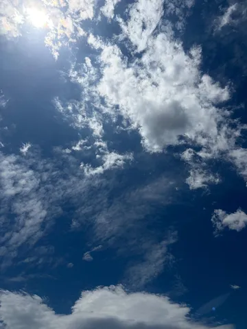 空を見上げたら眩しかった件