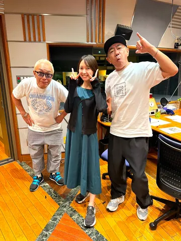 スタジオの和やかな瞬間