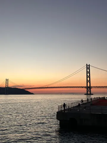 夕景の橋と釣りバカ日誌