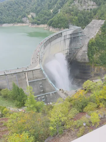 曲線を駆ける水音